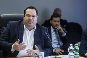 Pensione anticipata a 64 anni con 20 di contributi. Il governo ci pensa