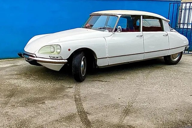 Civitavecchia, week-end dedicato al doppio chevron: Citroen d’epoca in bella mostra alla Marina