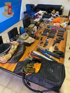 Ostia – Polizia assicura alla giustizia una banda di ladri di ville. 6 le persone arrestate