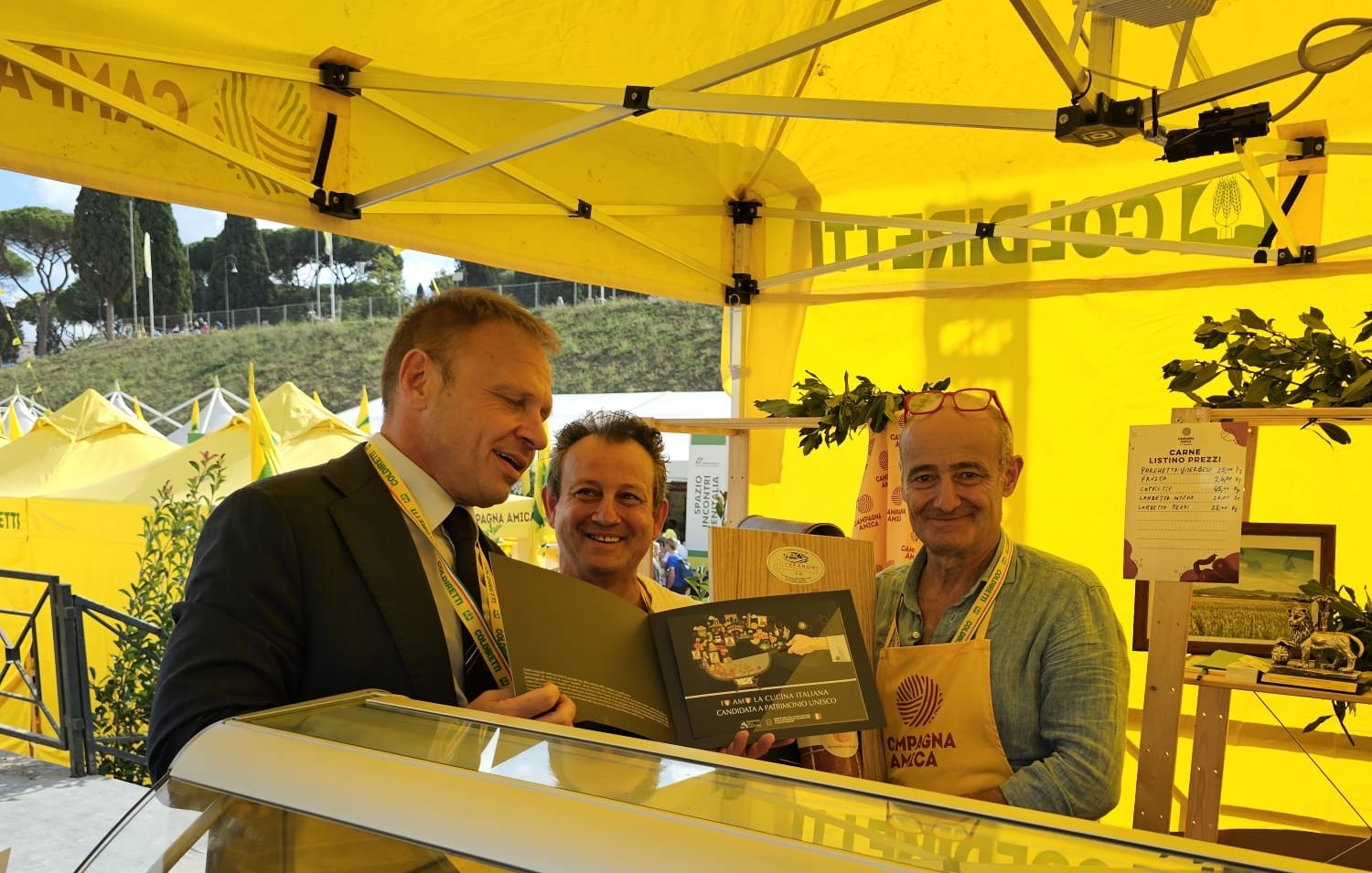 Viterbo – Il ministro Lollobrigida premia i Fratelli Stefanoni e la loro mortadella della Tuscia