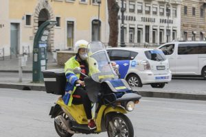 Poste Italiane cerca postini neo laureati o con minimo 70/100 di voto ottenuto alle superiori
