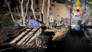 Roma, brucia nel rogo della sua casa di Trastevere: muore 50enne