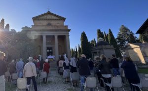 Viterbo commemora i defunti con il vescovo Piazza