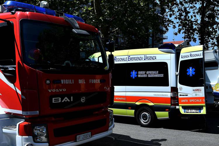 Morte bianca a Tivoli, operaio 63enne resta schiacciato dal cestello e muore sul colpo
