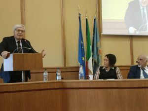 Regione Lazio – Parco eolico di Viterbo, Sgarbi in Commissione attacca la Frontini e si dimette da assessore