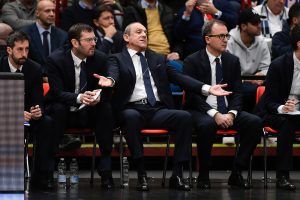 Basket – Fine dell’era Messina: dimissioni ufficiali, Olimpia Milano a Poeta