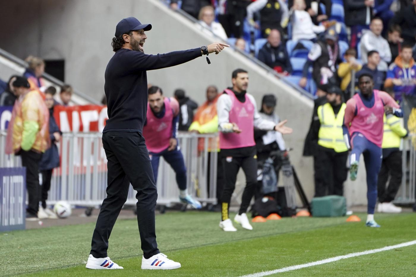 Oltre il danno, ecco la beffa: crisi Lione, salta Fabio Grosso