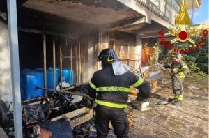 Fiuggi – Albergo con migranti in fiamme, evacuate 60 persone