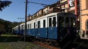 Rotabili d’epoca, di quasi 100 anni abbandonati alla stazione di Civita Castellana,