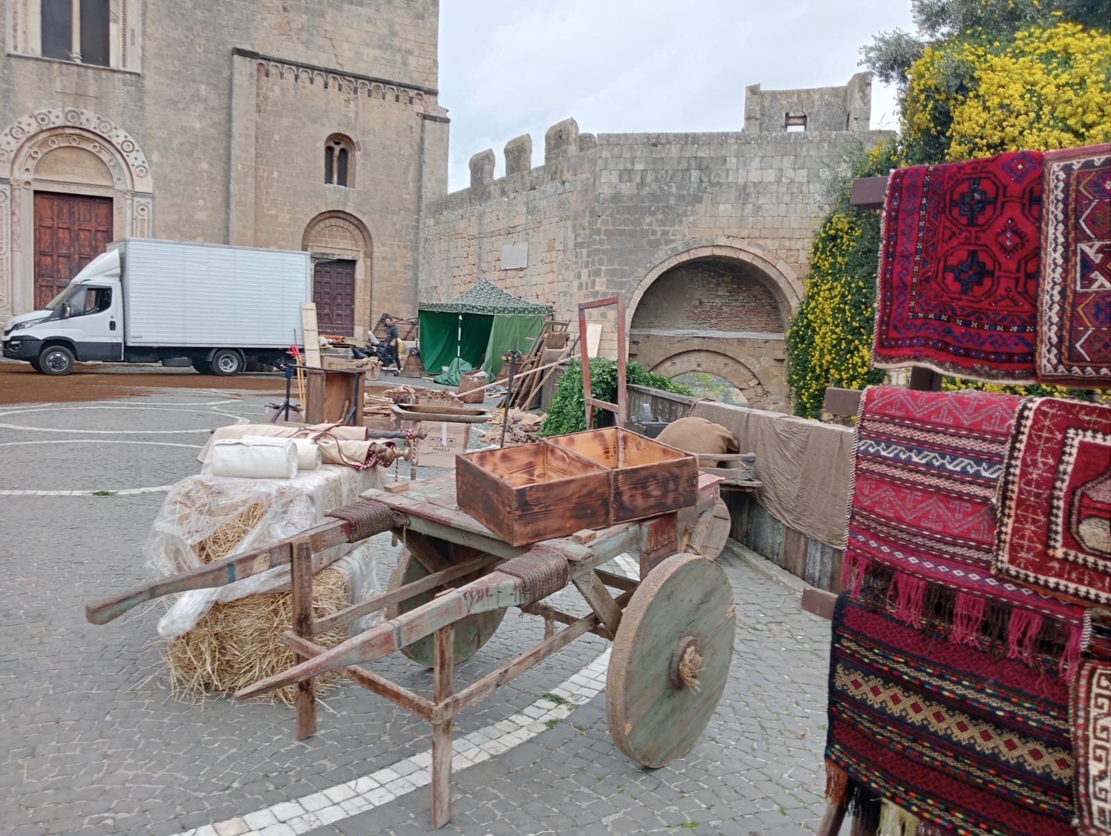 Tarquinia – A Santa Maria in Castello è arrivato Dante, il “Sommo Poeta”