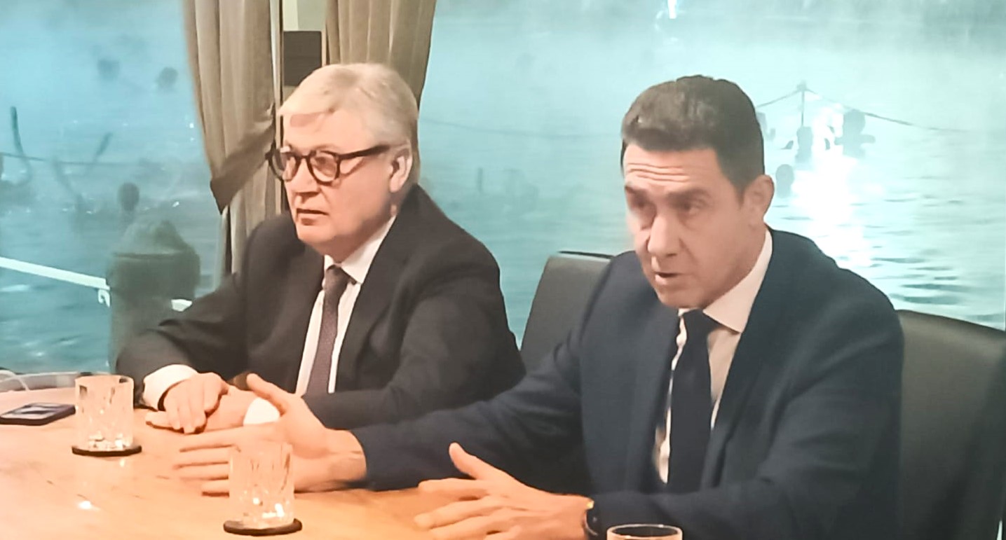 Contro Vannacci scendono in campo i magistrati. Generale sotto inchiesta per peculato e truffa: «Feste e cene, spese per la famiglia e la Bmw in Russia»