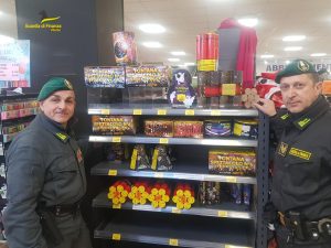 Viterbo – Sequestrati oltre 16 mila artifici pirotecnici ed una denuncia