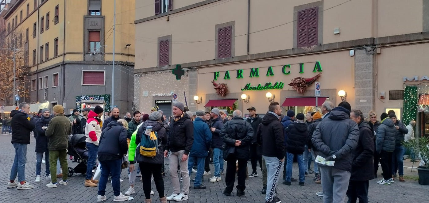 Viterbo – Tifosi della Viterbese in piazza: “Noi vogliamo l’Enrico Rocchi”