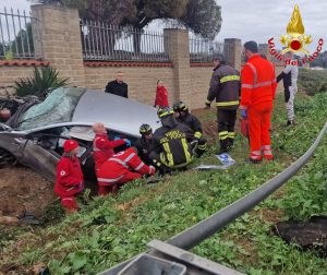 Cerveteri, coppia di anziani coniugi fuori strada: l’uomo elitrasportato al Gemelli