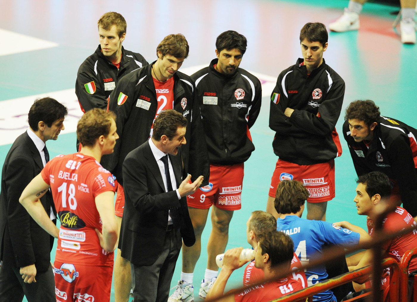 Volley azzurro, ancora storia: Perugia bissa, Sir di nuovo sul tetto del mondo