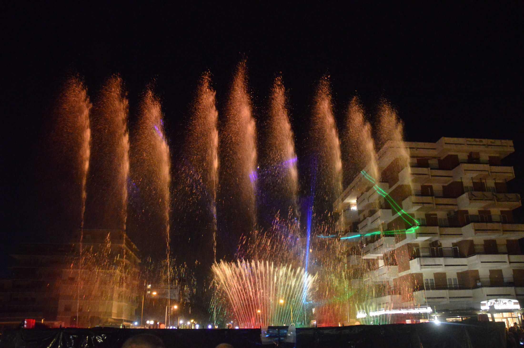 La magia delle fontane danzanti nel cuore di Tarquinia