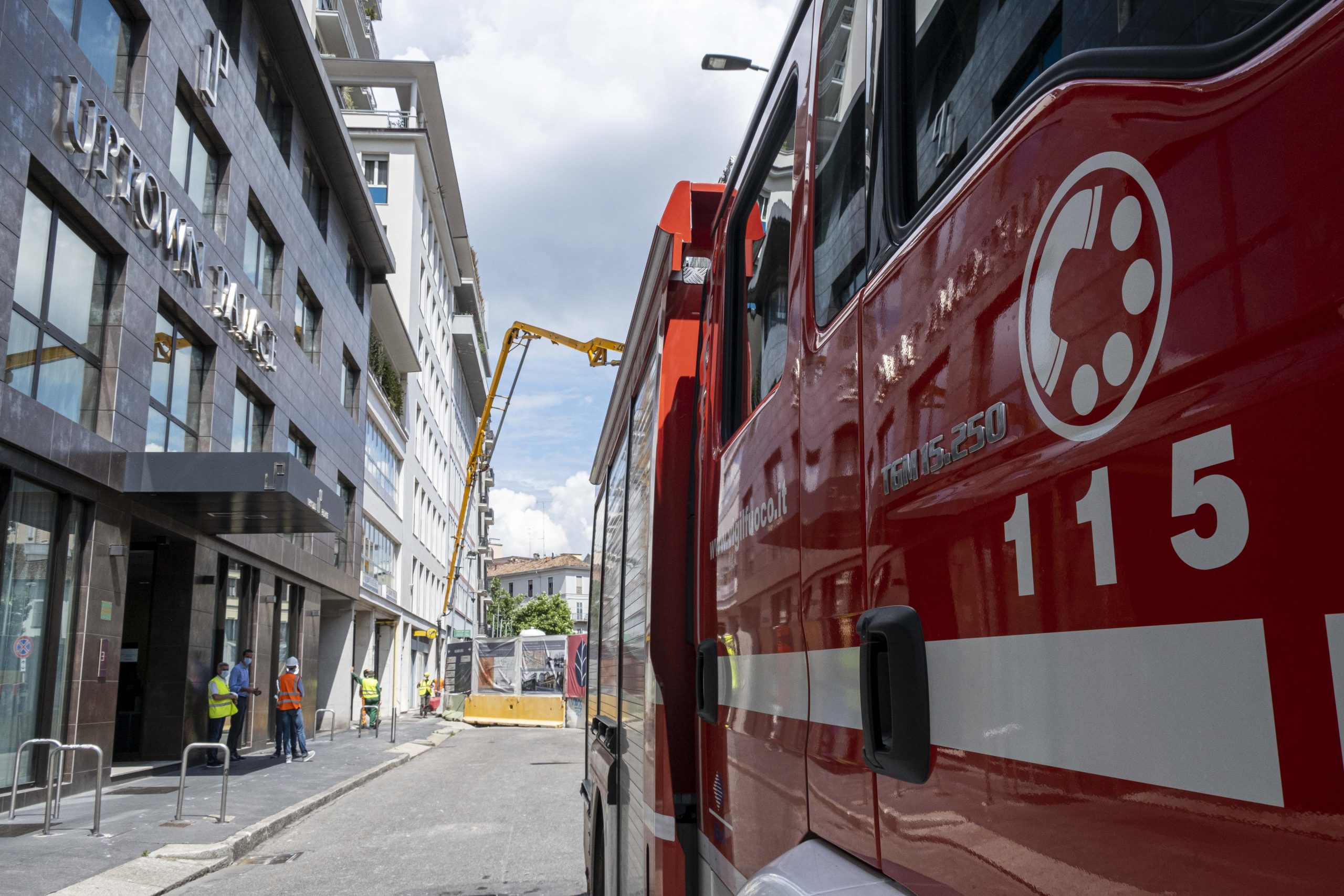 Roma – Crolla solaio a viale Eritrea, donna sprofonda al piano di sotto col letto