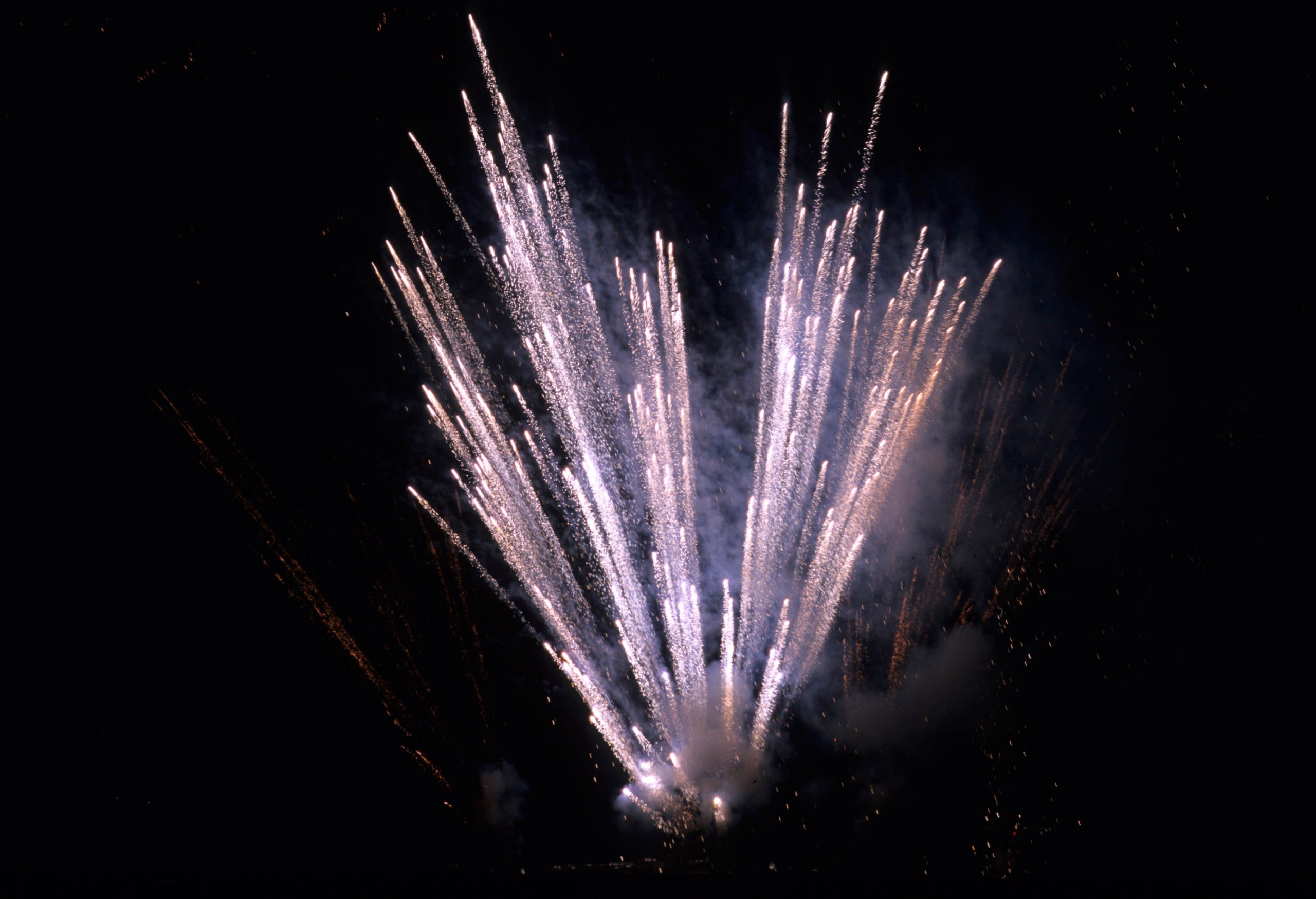 Cerveteri, esplode botto a Capodanno: 45enne perde una mano