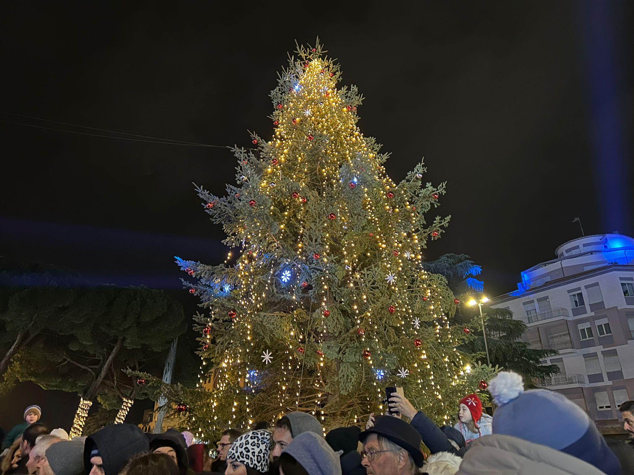 Viterbo – La sindaca Frontini apre i festeggiamenti natalizi (video)