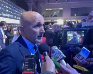 Gran Galà del calcio, dominio Napoli: premiati Spalletti e Osimhen, sul palco pure Kvara, Di Lorenzo e Lobotka