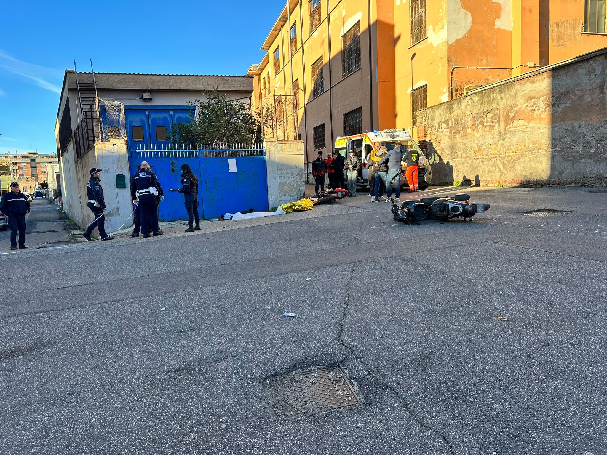 Civitavecchia – Tragedia all’uscita di scuola, muore centauro 16enne