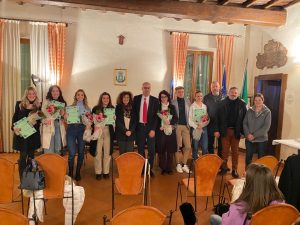 A San Lorenzo Nuovo il sindaco festeggia neolaureati e nuovi nati: “Comunità Viva”