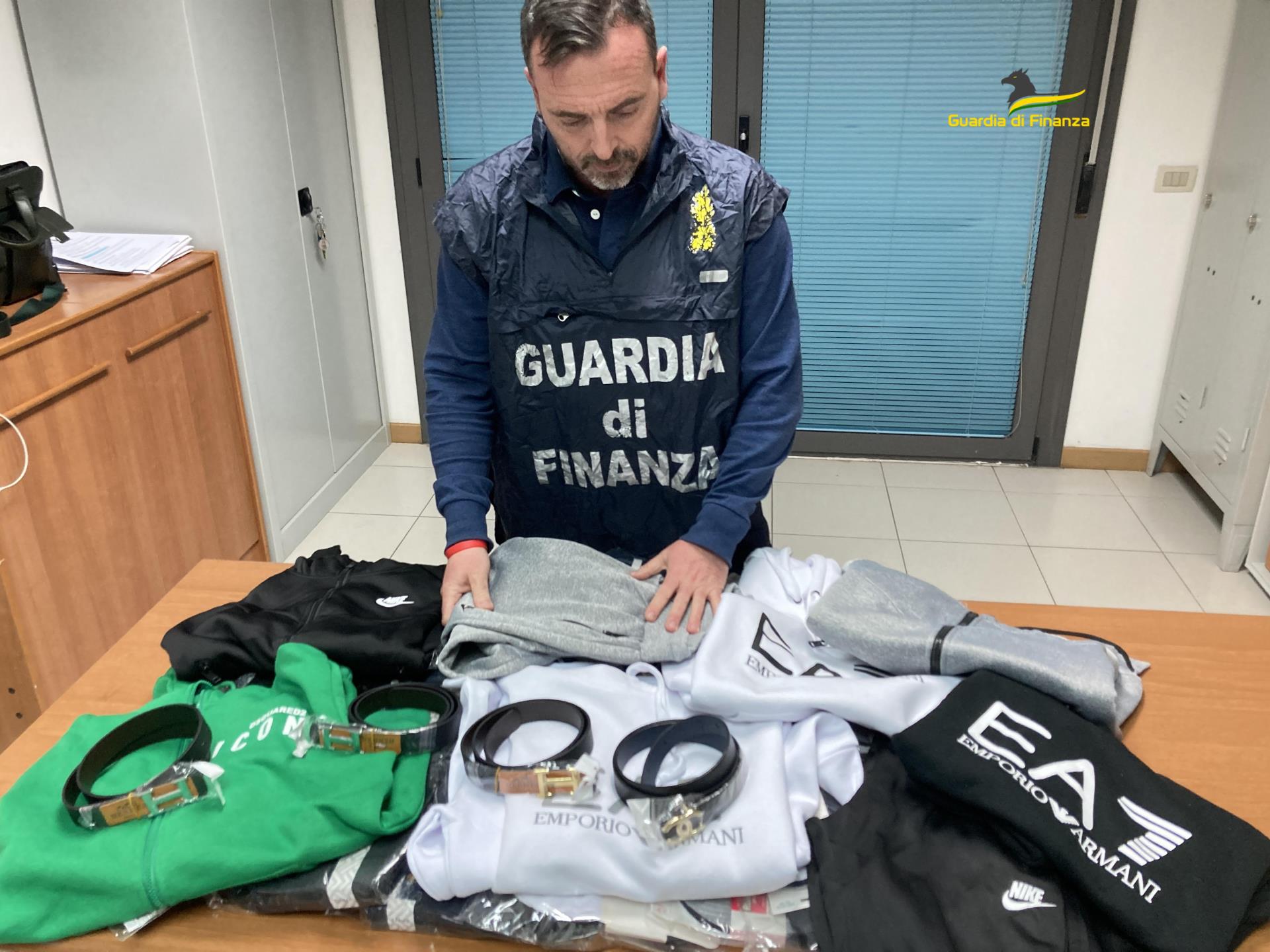 L’Aquila – Al grande mercato dell’Epifania blitz contro gli abusivi