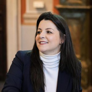 “Basta con le buche, stiamo lavorando su grandi progetti per Viterbo….e buon rodimento a chi resta a guardare”