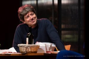 Michele La Ginestra in scena con “Il piacere dell’attesa”