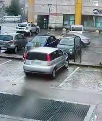 Santa Marinella: distraevano anziani nel parcheggio del supermercato e poi li derubavano, in manette quattro cubani