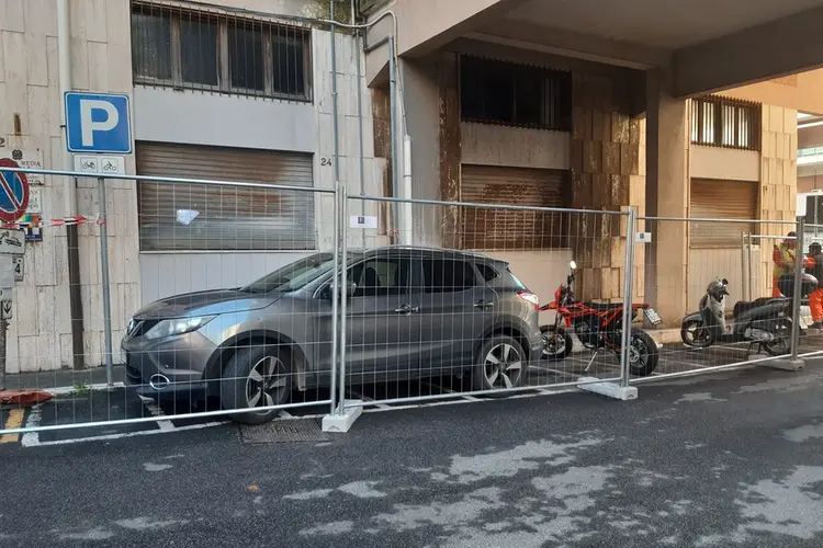 Civitavecchia – Via Giusti: “Sì” al centro immigrati nel cuore della città, il M5S si appella all’unità per il bene comune