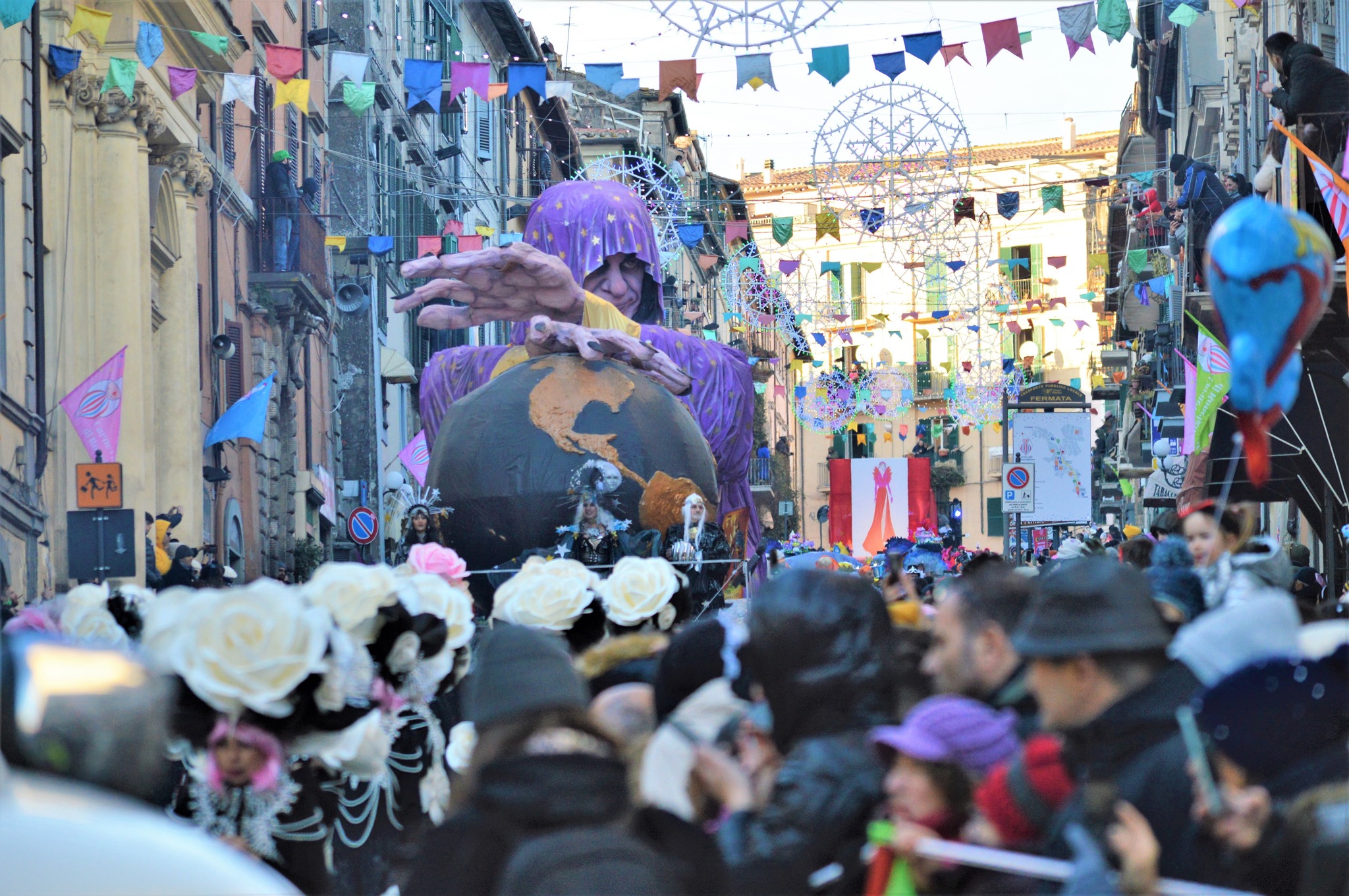 Carnevale, tre domeniche con i grandiosi corsi di gala di Ronciglione