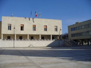 Guidonia, il sindaco Lombardo apre al centrodestra e la maggioranza va in pezzi