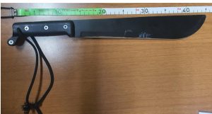 Viterbo – In centro con machete tenta rapina e minaccia i carabinieri