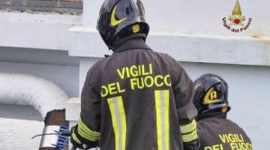 Latina, incendio in palazzina: sei intossicati