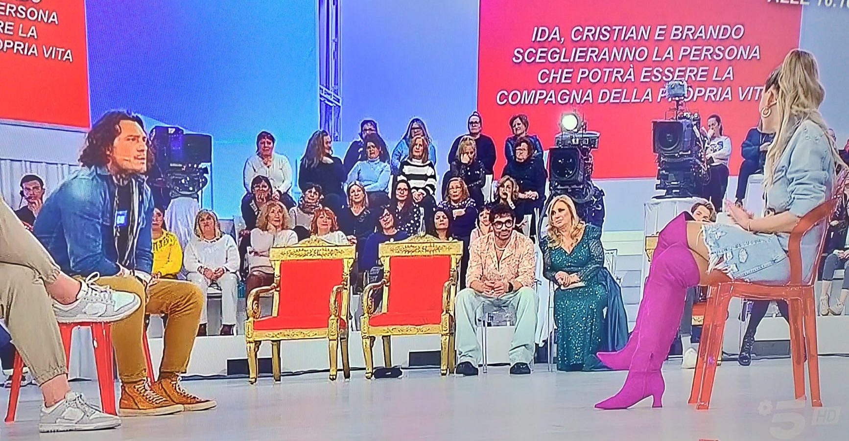 Civitavecchia – Uomini e Donne, Ida va a cercare Sergio in camerino