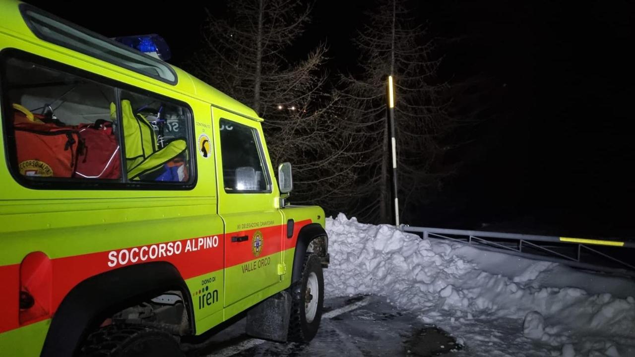 Tragedia in montagna. Morta congelata a 16 anni in montagna, il freddo aveva scaricato il suo cellulare