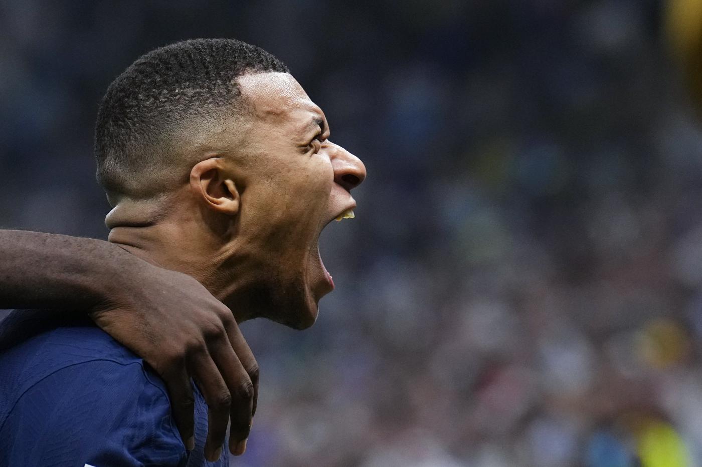 Mbappé, sempre più Madrid: bonus d’ingaggio record, fumata bianca vicinissima