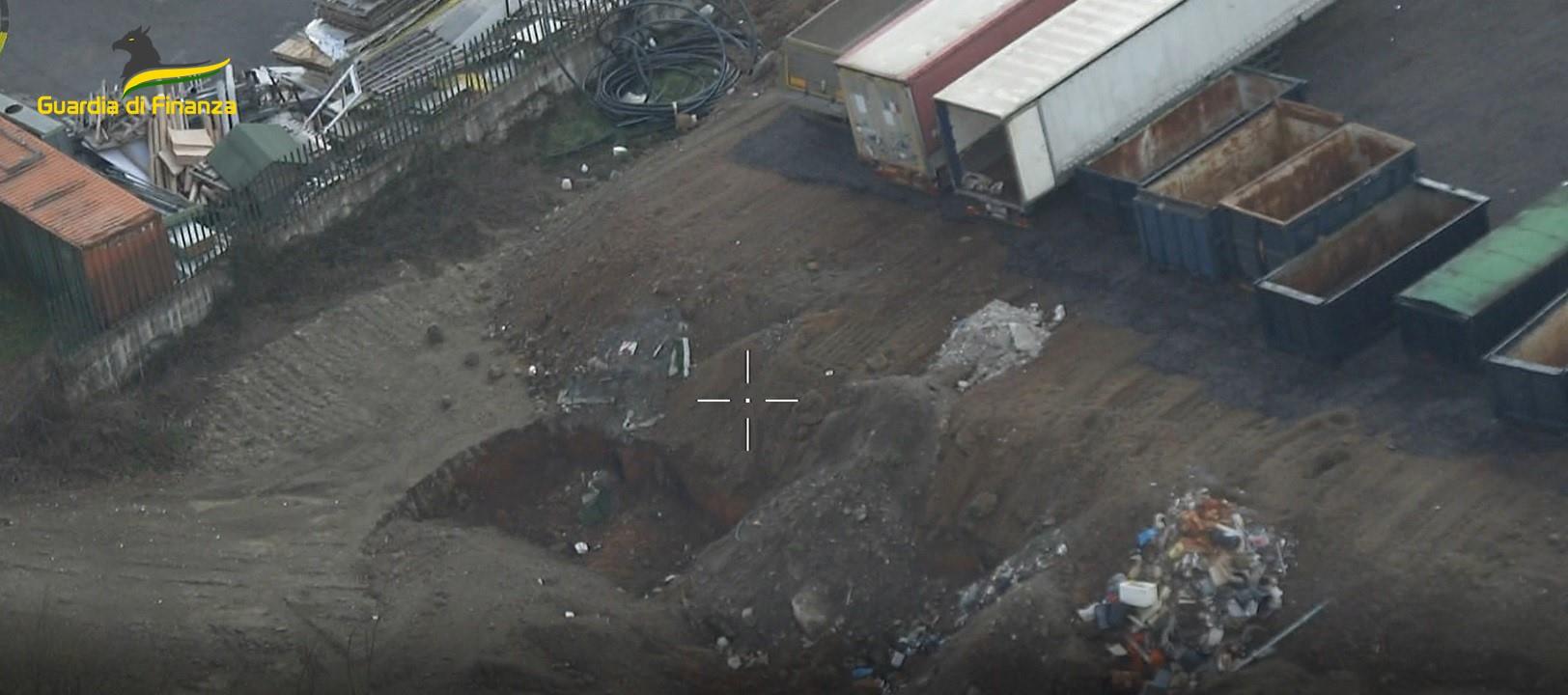 Nepi – Fiamme gialle sequestrano deposito abusivo di rifiuti