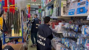 Prato, sequestrati oltre 900mila prodotti contraffatti