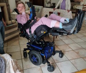 La chef Velia De Angelis “in un’ora” ha la sua sedia a rotelle basculante, coronato il sogno grazie ad una raccolta fondi