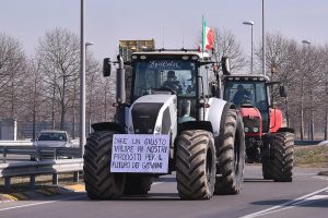 Viterbo – In arrivo i trattori toscani, la protesta giungerà a Roma dalla via Cassia