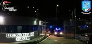 Droga e telefoni cellulari in carcere, 38 indagati a Catanzaro