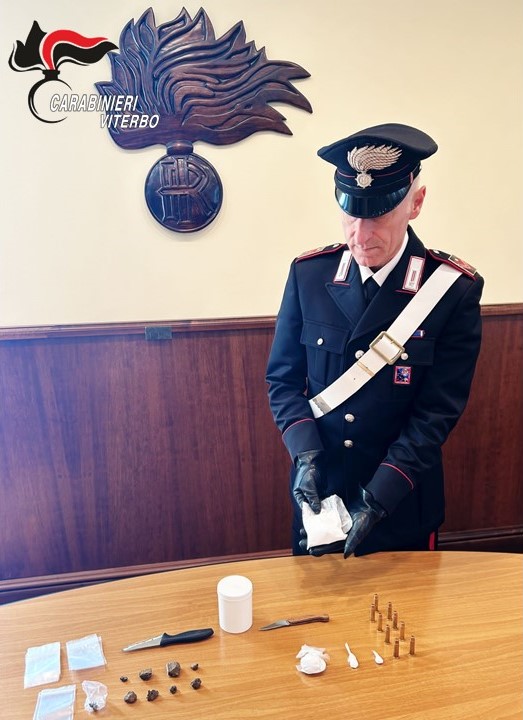 Spacciava droga sui social, arrestato un trentatreenne viterbese