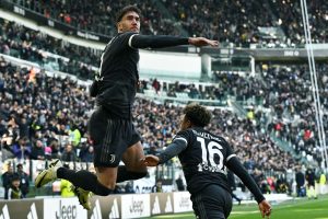 Juve all’ultimo respiro, Frosinone piegato per 3-2