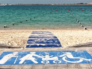 A Santa Marinella la prima spiaggia attrezzata per persone con disabilità