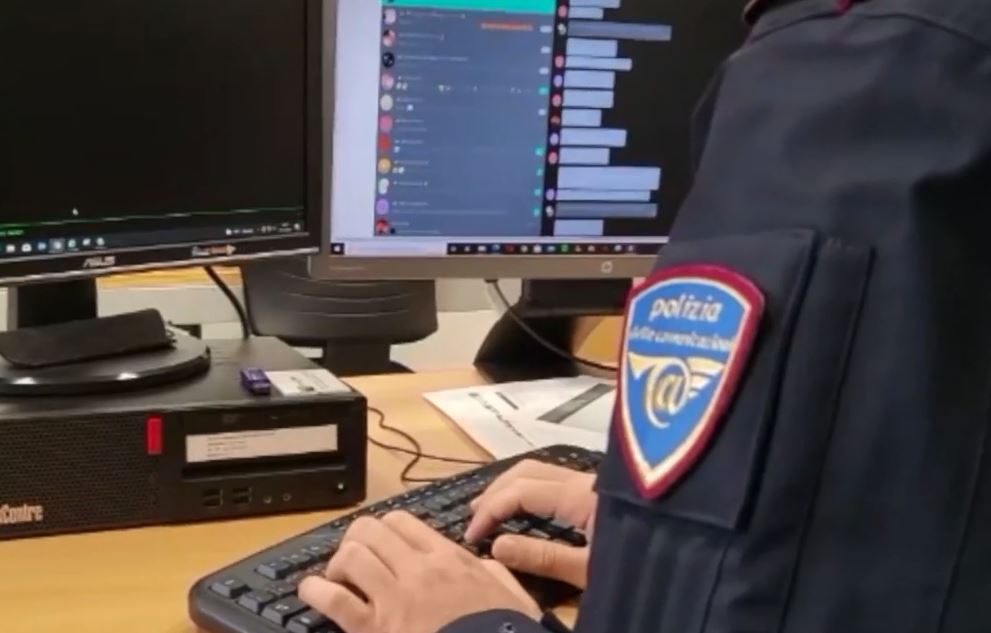 Da 3 anni adescava minorenni sui social, 48enne arrestato in Islanda