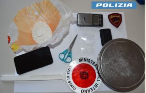 Viterbo, ristoratore litiga con la compagna e chiama la Polizia: lo trovano con metto etto di cocaina