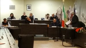 Santa Marinella, sfiducia a Tidei: il Consiglio comunale rivota il 16 febbraio
