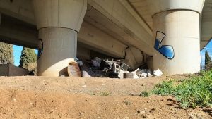 Viterbo, degrado nei pressi del cimitero: rifiuti mai raccolti dal Comune e sotto gli occhi di tutti